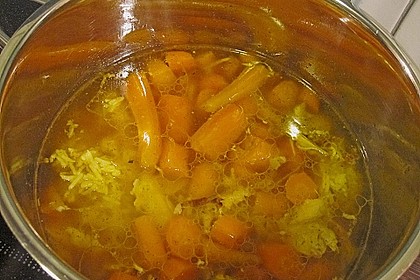 Goldgelbe Hühnersuppe 69