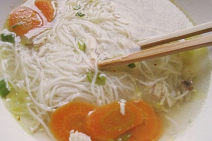 Goldgelbe Hühnersuppe 67
