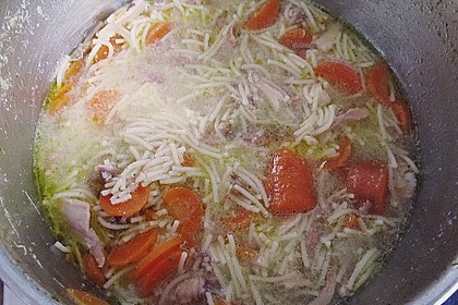 Goldgelbe Hühnersuppe 74