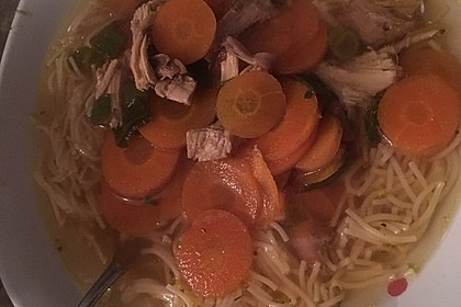 Goldgelbe Hühnersuppe 75