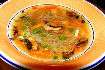 Goldgelbe Hühnersuppe 7