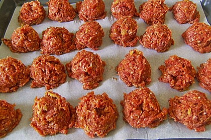 Koettbullar mit brauner Sauce und Preisselbeergelee 12