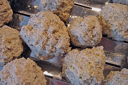 Koettbullar mit brauner Sauce und Preisselbeergelee 7