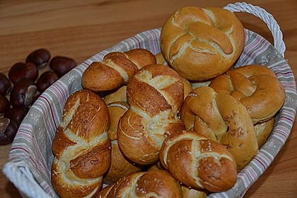 Laugenbrezeln 6