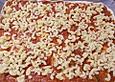 Pizza mit Pasta und W&uuml;rstchen
