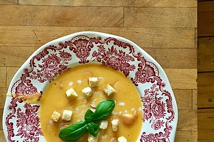 Cremige Kürbissuppe mit Äpfeln, Karotten und Kartoffeln 19