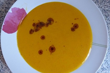 Cremige Kürbissuppe mit Äpfeln, Karotten und Kartoffeln 21