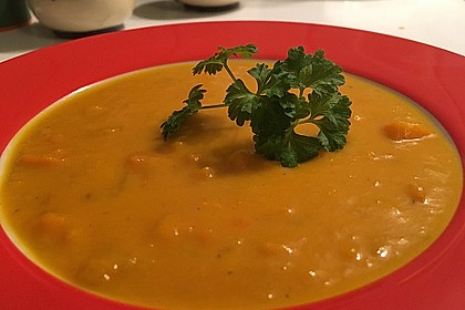 Cremige Kürbissuppe mit Äpfeln, Karotten und Kartoffeln 13