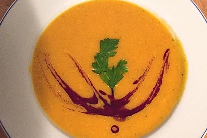 Cremige Kürbissuppe mit Äpfeln, Karotten und Kartoffeln 4