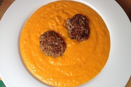 Cremige Kürbissuppe mit Äpfeln, Karotten und Kartoffeln 14