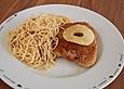 Cordon bleu mit Spaghetti, gr&uuml;nem Pfeffer und Ananas
