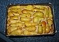Saftiger Birnenkuchen mit edlen Marzipanstreuseln