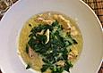 Thai Suppe mit Glasnudeln, Spinat und H&uuml;hnchen