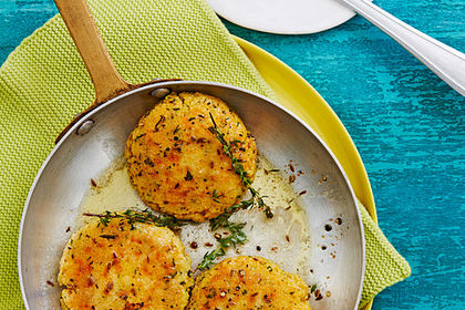 Couscous-Bratlinge mit Käse 9