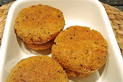Couscous-Bratlinge mit Käse 38