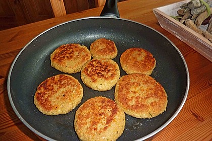 Couscous-Bratlinge mit Käse 36