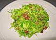 Lauwarmer Salat von rohem Rosenkohl