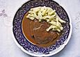 Rinderbraten in Gem&uuml;se-Rotweinso&szlig;e