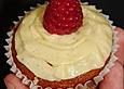 Gef&uuml;llte Himbeer Cupcakes