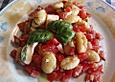 Gnocchisalat mit Tomaten und Mozzarella