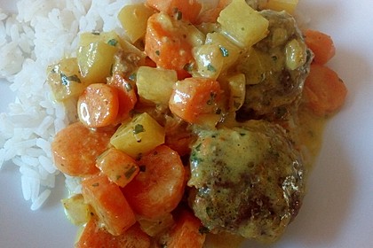 Hackbällchen in Möhren-Currysoße 28