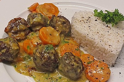 Hackbällchen in Möhren-Currysoße 3