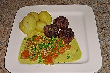 Hackbällchen in Möhren-Currysoße 26