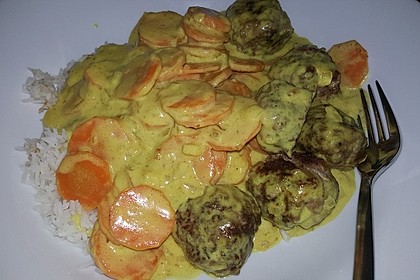 Hackbällchen in Möhren-Currysoße 30