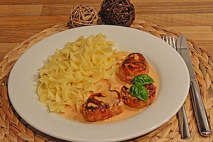 Schweinefilets mit Bacon und Tomatensahnesoße überbacken 5