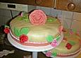 Hochzeitstorte mit Mandelbuttercreme und Marzipanverzierung