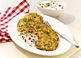 Schnittlauch-Reibekuchen mit Kresse-Tomatendip