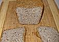 Veganes, glutenfreies Buchweizenbrot mit N&uuml;ssen und Samen