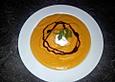 K&uuml;rbiscremesuppe mit Papaya