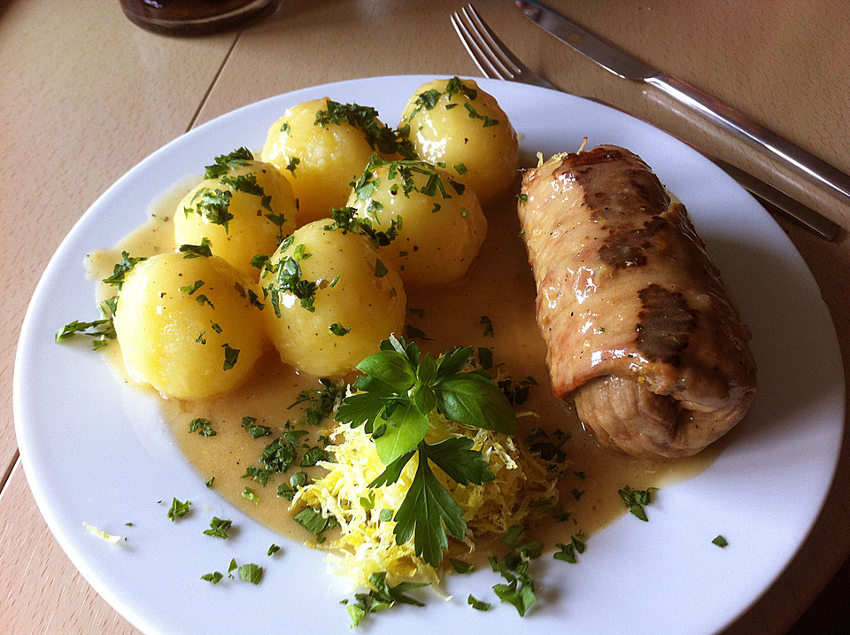 Kalbsrouladen mit Kräuter-Mozzarellafüllung (Rezept mit Bild) | Chefkoch.de