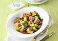 Putengulasch mit Gurke, Tomate und Lauch
