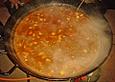 Gulaschsuppe im Kessel oder Topf