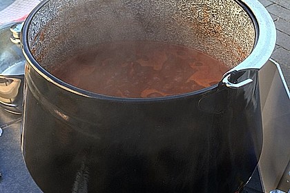 Gulaschsuppe Im Kessel Oder Topf Von Fredjupiter Chefkoch De