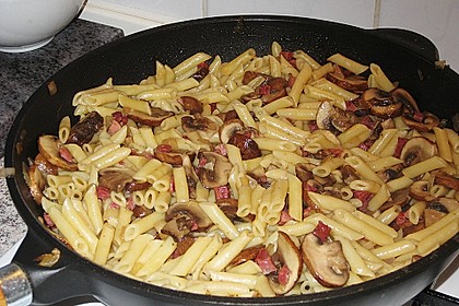 Nudel-Pilz-Auflauf
