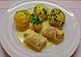 Fischfiletr&ouml;llchen in Zwiebelrahmsauce