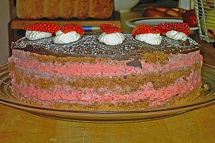 Erdbeersahnetorte 16