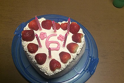 Erdbeersahnetorte 11