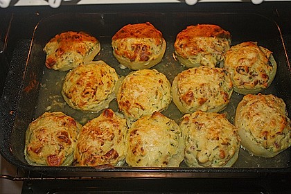 Kohlrabi - Hälften mit pikantem Kartoffel - Häubchen 2