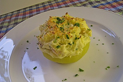 Kohlrabi - Hälften mit pikantem Kartoffel - Häubchen 3