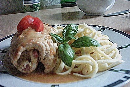 Putenrouladen mit Speck und Mozzarella