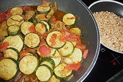 Zucchinigem&uuml;se mit Mandeln