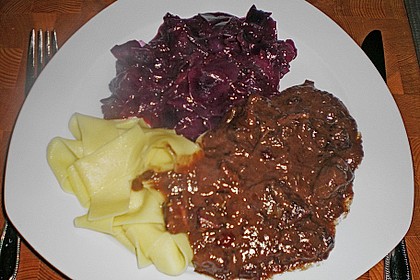 Balo*s Wildschweingulasch mit Sauerkirschen