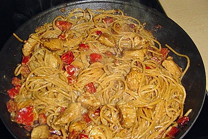 Scharfe H&auml;hnchen - Spaghetti Pfanne 9