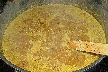 Indisches Fleischb&auml;llchencurry mit Joghurt und Kokosmilch