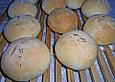 Br&ouml;tchen mit K&auml;sef&uuml;llung und Rosmarin