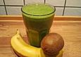 Gr&uuml;ner Kiwi-Bananen Smoothie mit Radieschengr&uuml;n